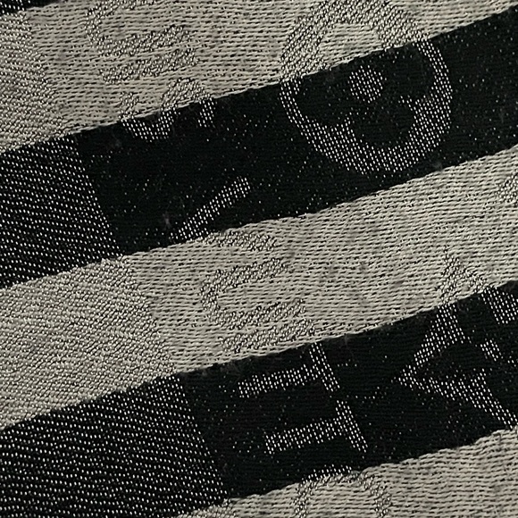 Louis Vuitton Monogram Striped Wrap/Shawl Scarf. - Picture 14 of 15